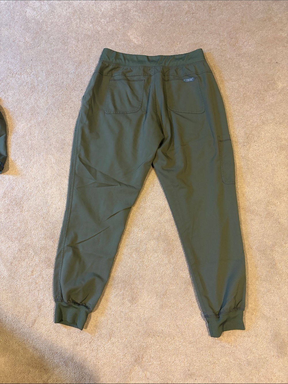 Med Couture Touch medium olive green scrub set - Picture 9 of 11